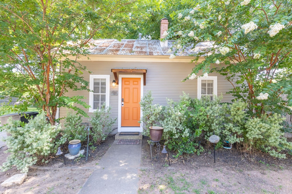 Hotel Tristian Suite Walk to Main Street - Image 1