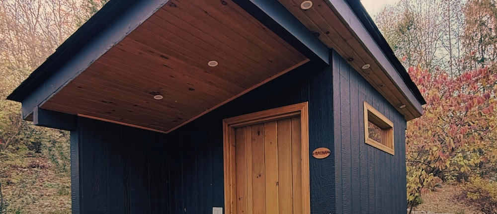 Forava Cabins - Tiny Cabin in the Woods