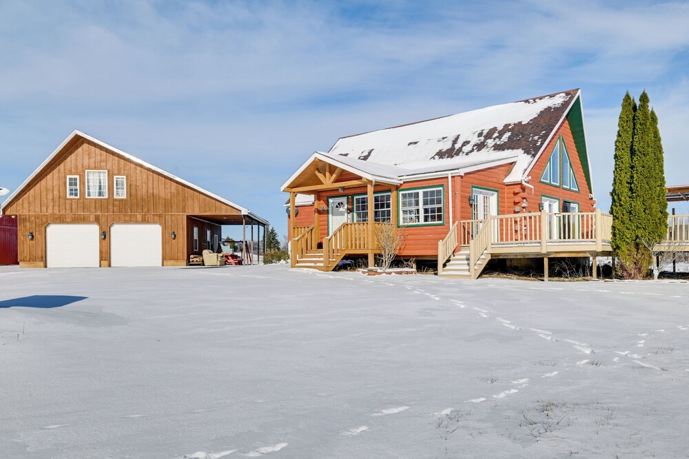 Steps From Lake George! 8-acre Home w/ Dock Access