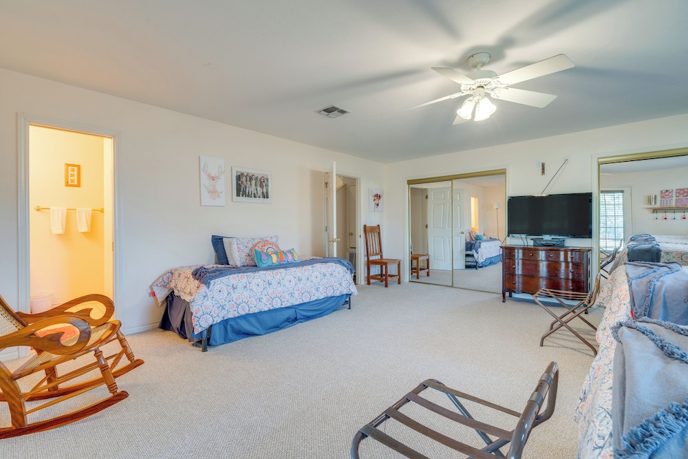 'pecan Creek Haus' Lake LBJ Retreat w/ Boat Dock!