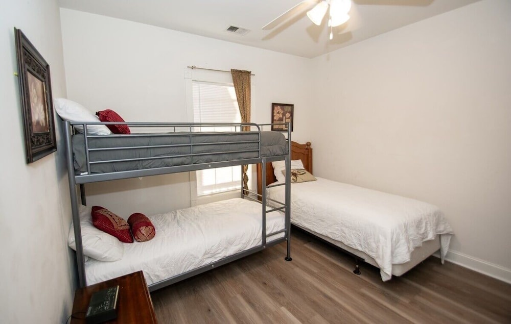 Magnolia Pointe Luster Leaf 4879-103 2 Bedroom Condo