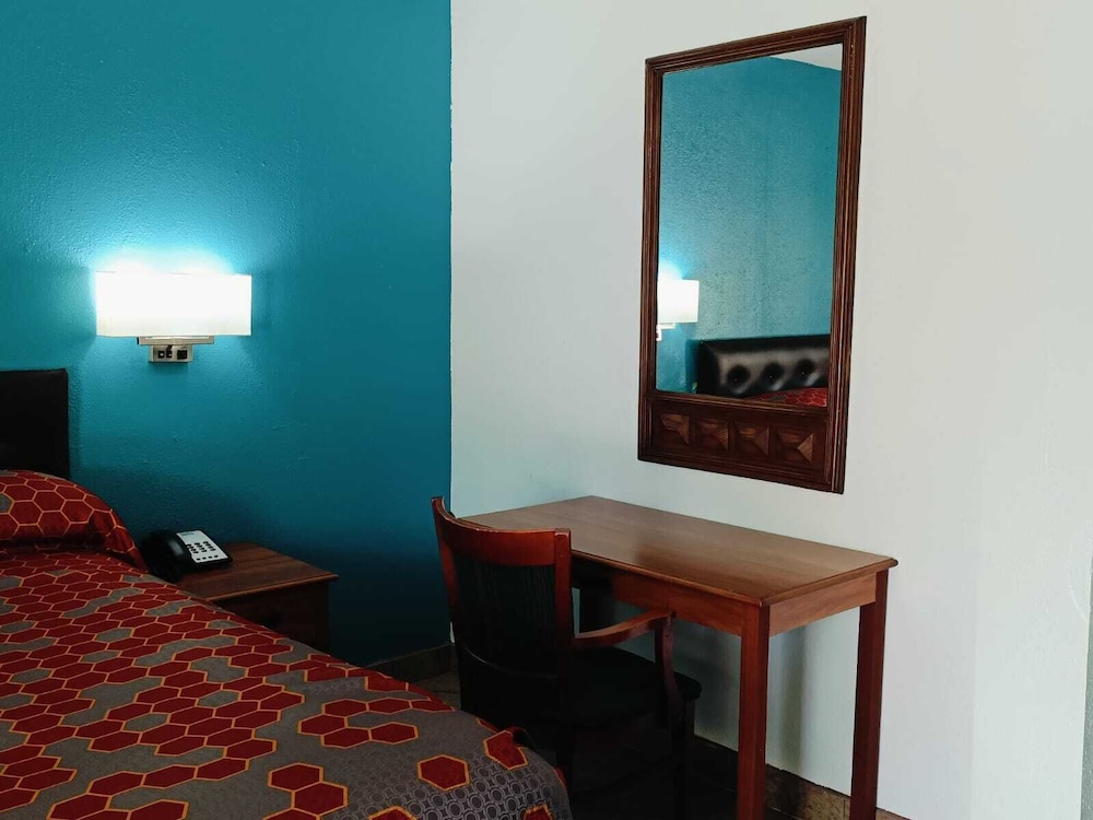Budget Inn By OYO Edinburg Hwy 281