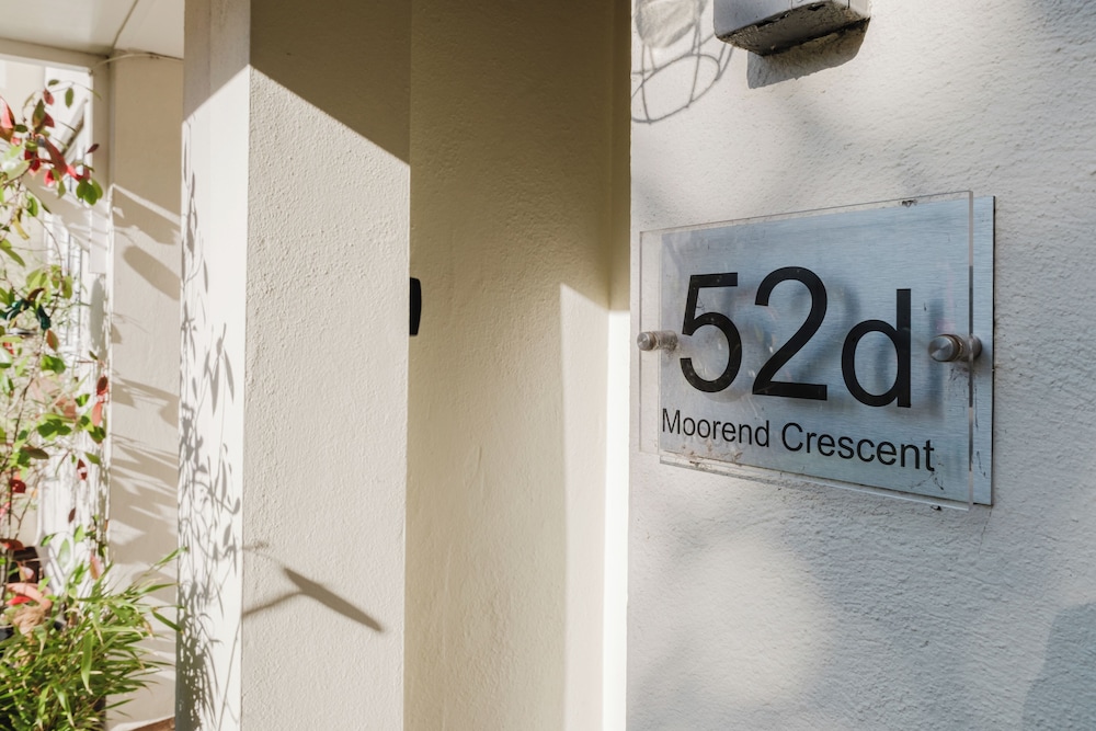 Corner House - Bright 2BD in Cheltenham