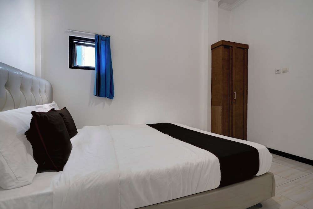 Hotel O 94843 Syariah Hj. Lilis Sukabumi