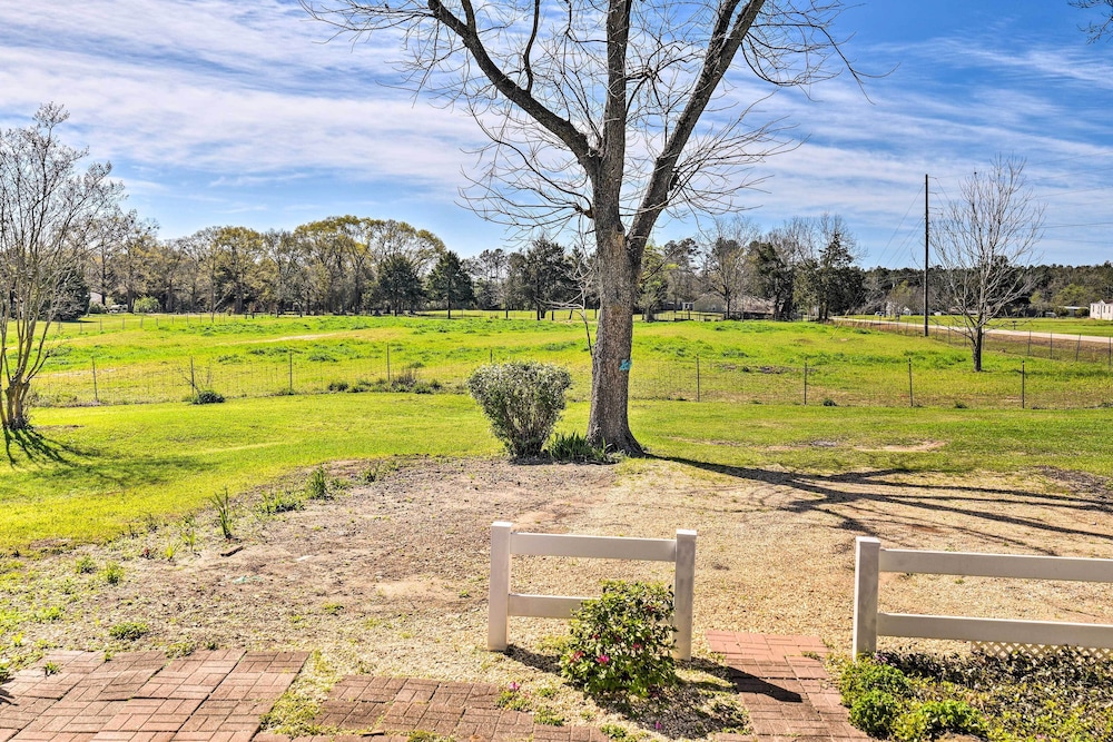 Peaceful Southern Countryside Escape w/ Porch view 3