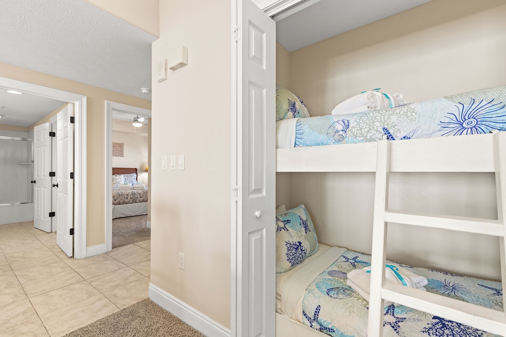 Treasure Island Unit 2011: Sunset Sands, 2 Bed/2 Bath Retreat Sleeps 8!