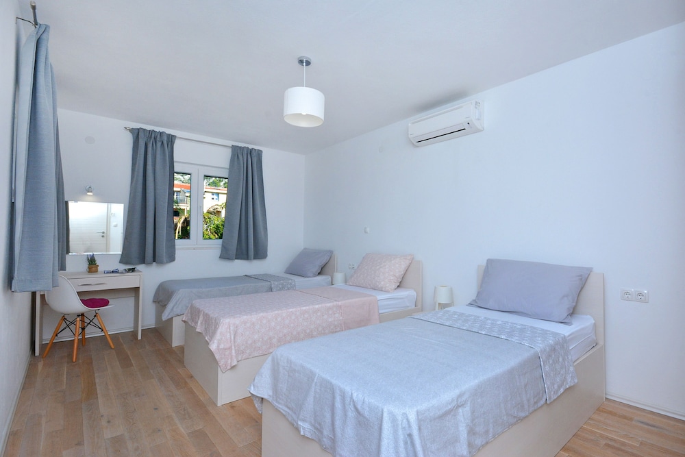 Villa Karaber view 5