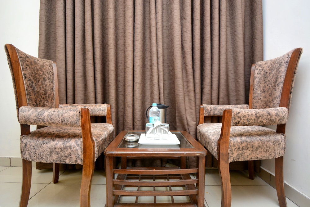 OYO 28335 Hotel Classic view 4