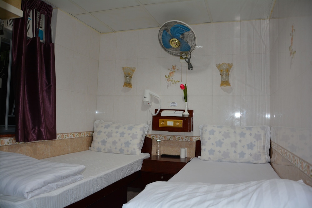 Everest Hostel