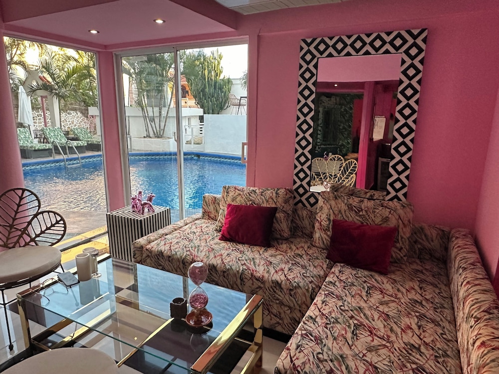 Onyx luxury rd