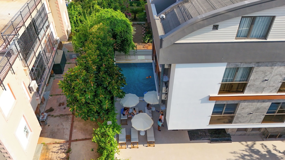 Solmare Suites