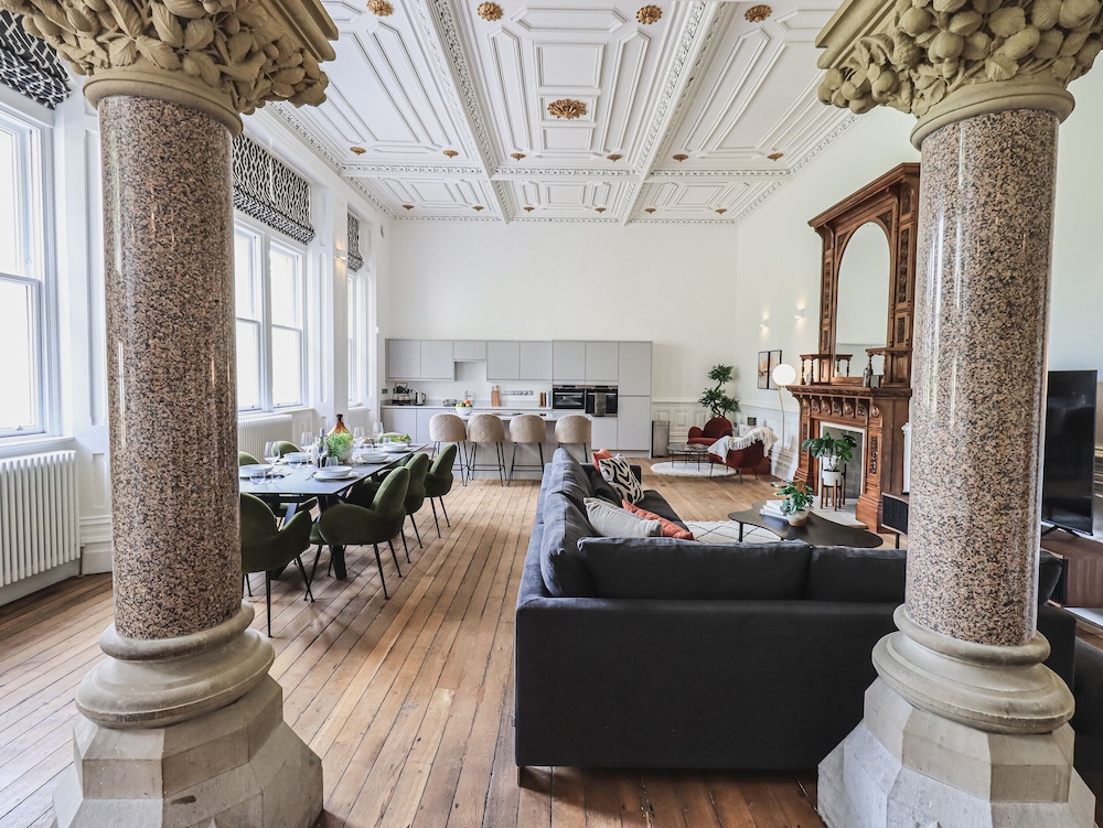 The Wilfred Suite Stone Cross Mansion
