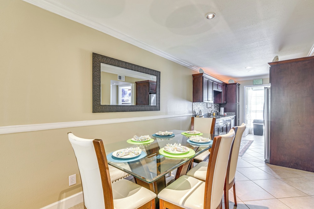 Walking Distance to Babe's Beach: Condo w/ Balcony