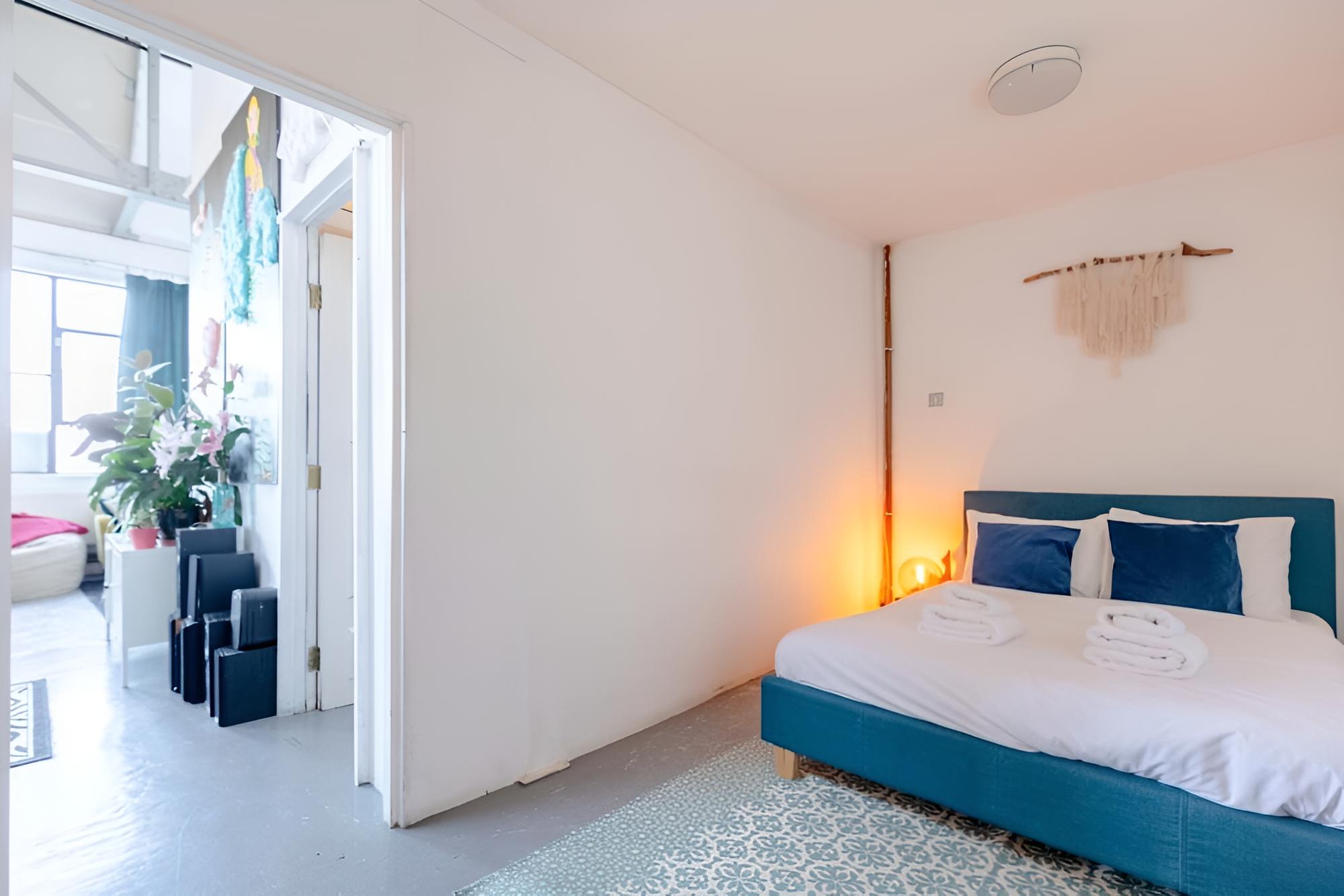 Trendy & Artistic Loft Hideaway, Hackney Wick!