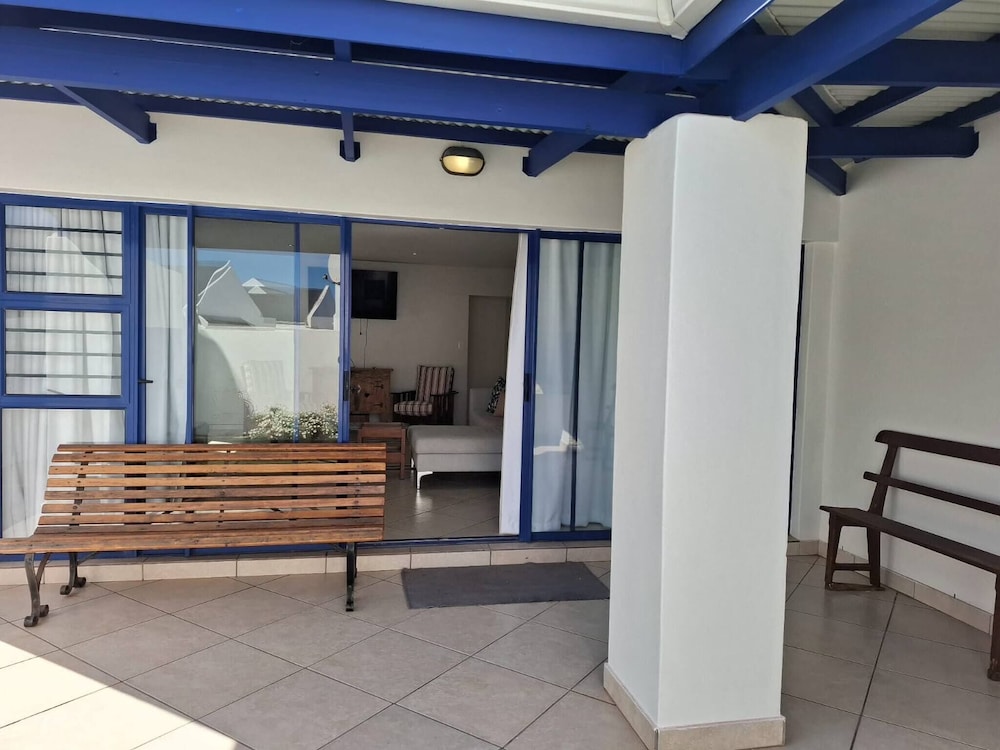 Oosiesrus - Charming Langebaan Villa With Garden View