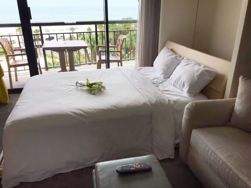 Beautiful San Luis Condo Amazing Pool View and Amenities