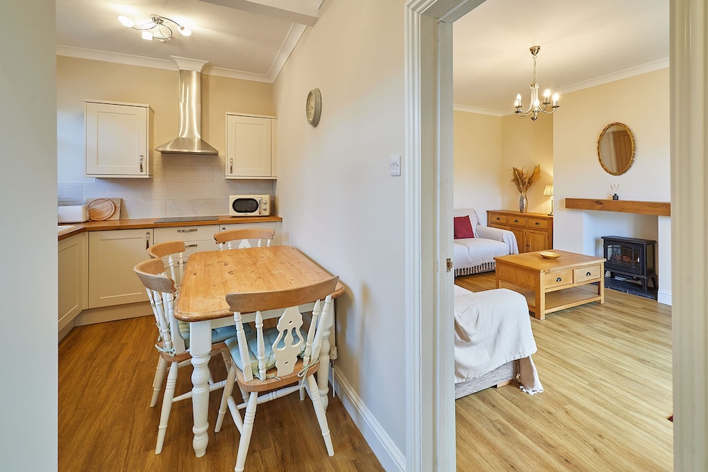 Host Stay Wardman Crescent