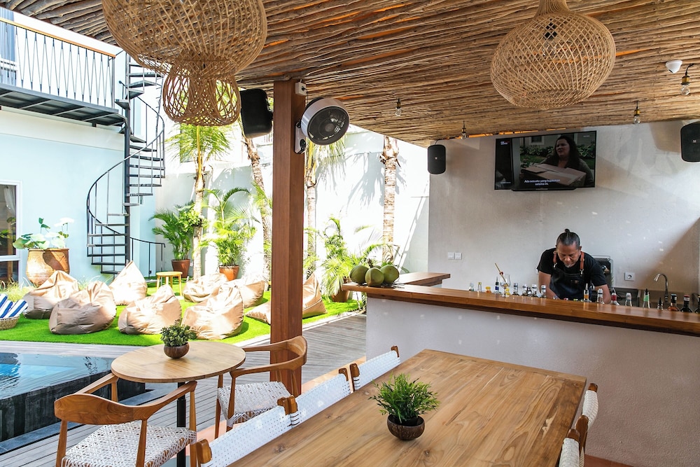 Coco & Pineapple Pants Hostel