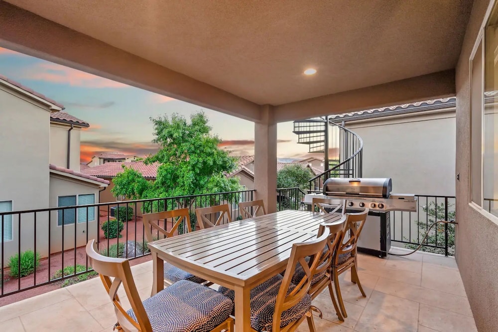 Entire Home Paradise Pools 2 King Suites