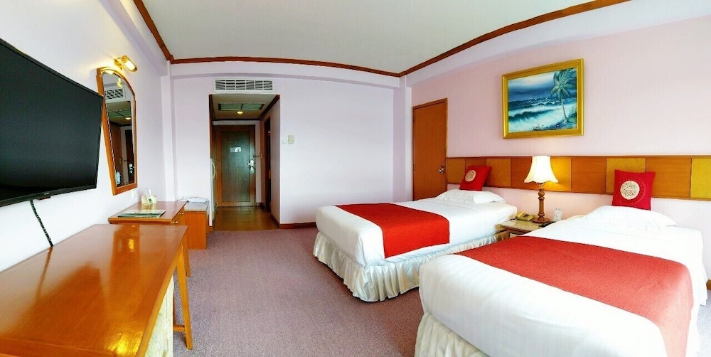 The Viangtak Riverside Hotel