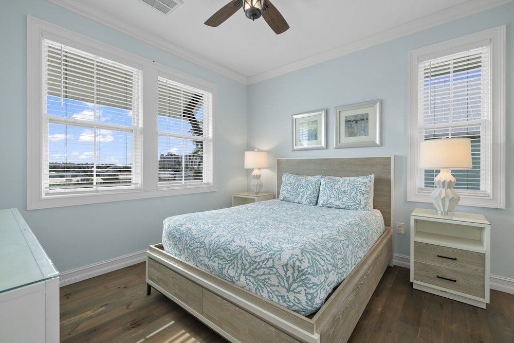 143 Catch And Relax: 5br Home W/ Pool & Spa! 5 Bedroom Home
