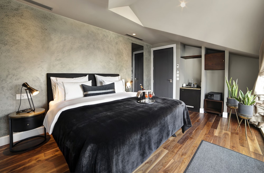 39 Kalamış Marina Oteli - Image 13