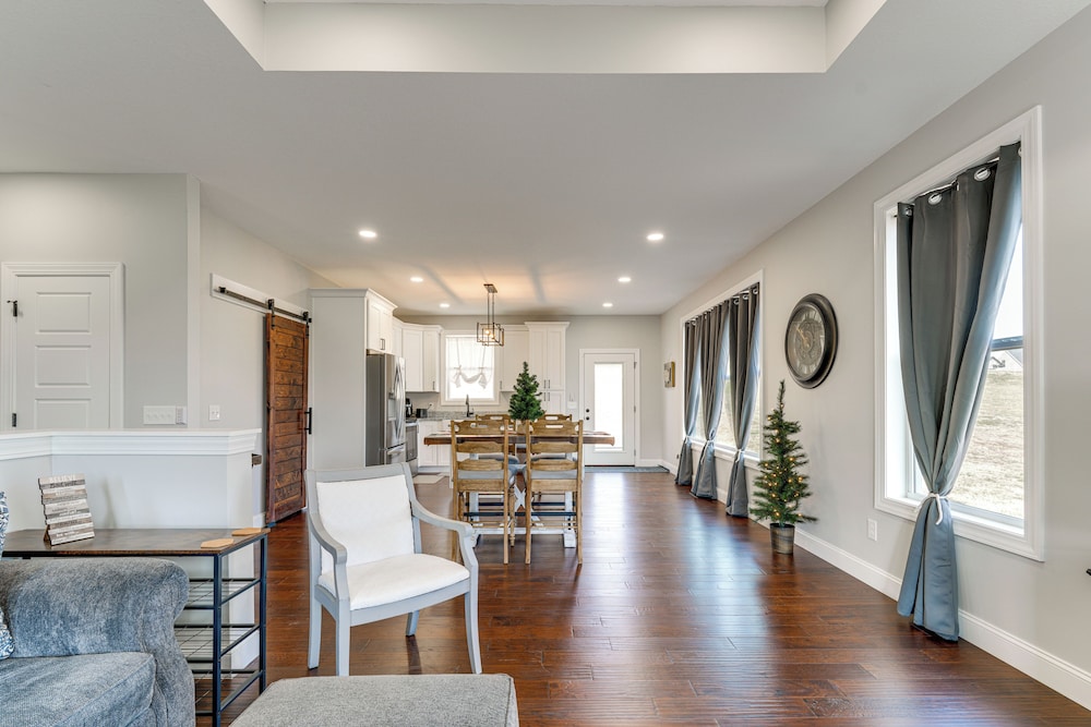 Cherokee Lake Retreat w/ Views in Morristown!