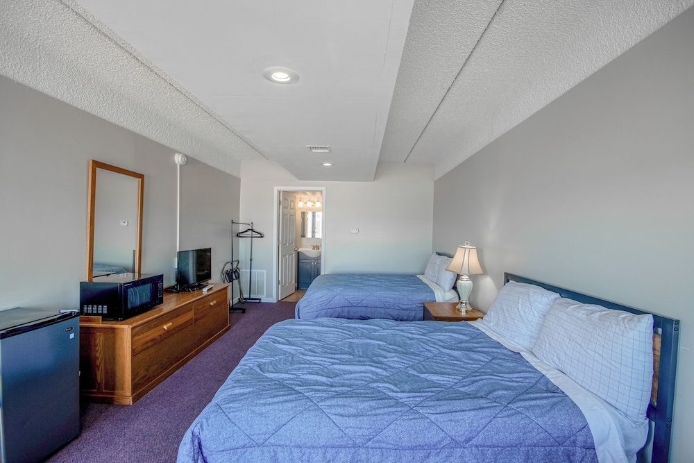 OYO Crossroads Inn