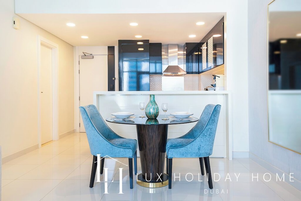LUX The Bays Edge Canal View Suite