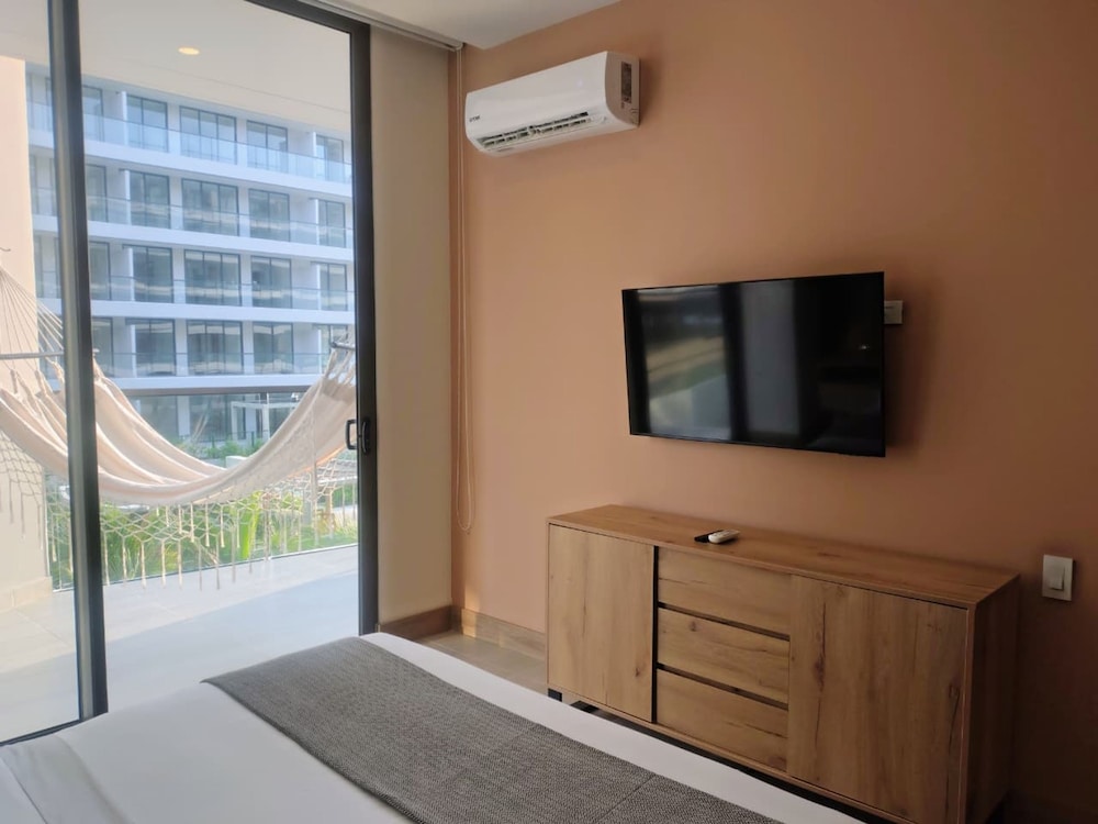 w Minimalist 1BR w Amazing View in Morros Eos