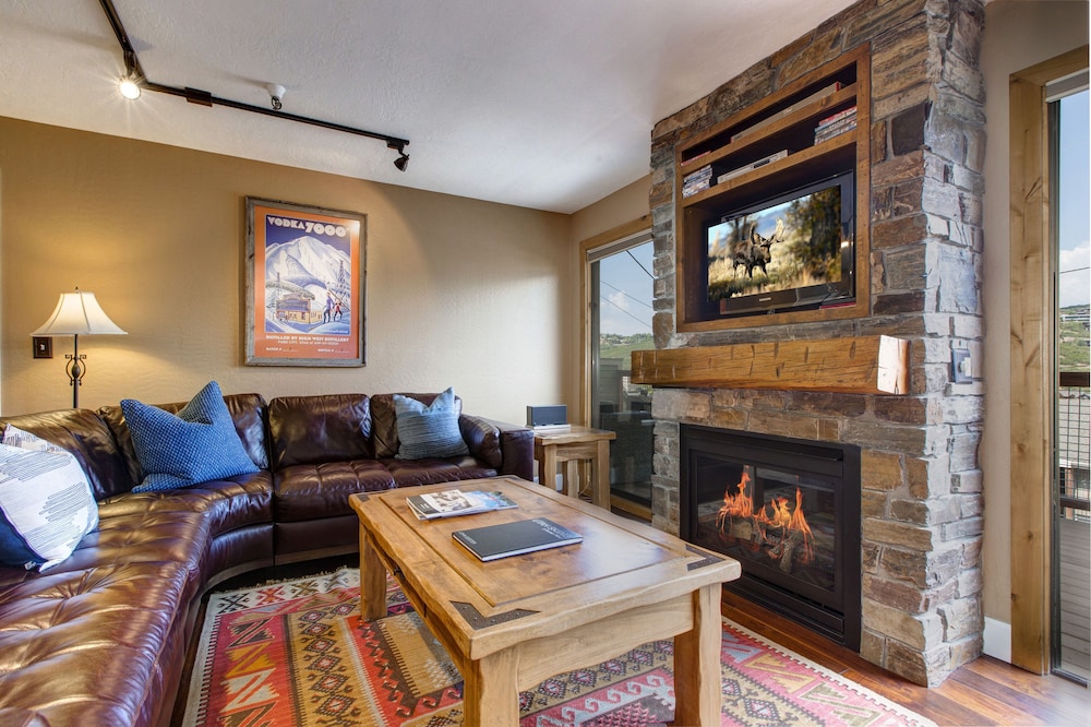 Quitting Time 3 Bedroom Condo by RedAwning