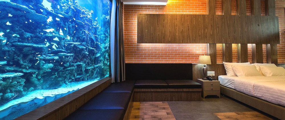 V20boutique Jacuzzi Hotel 3