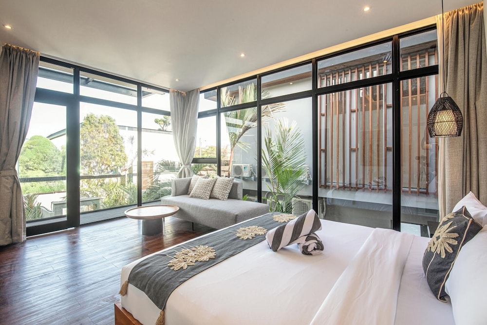 Opulent 6BR Villa, 400m From Canggus Golden Shore