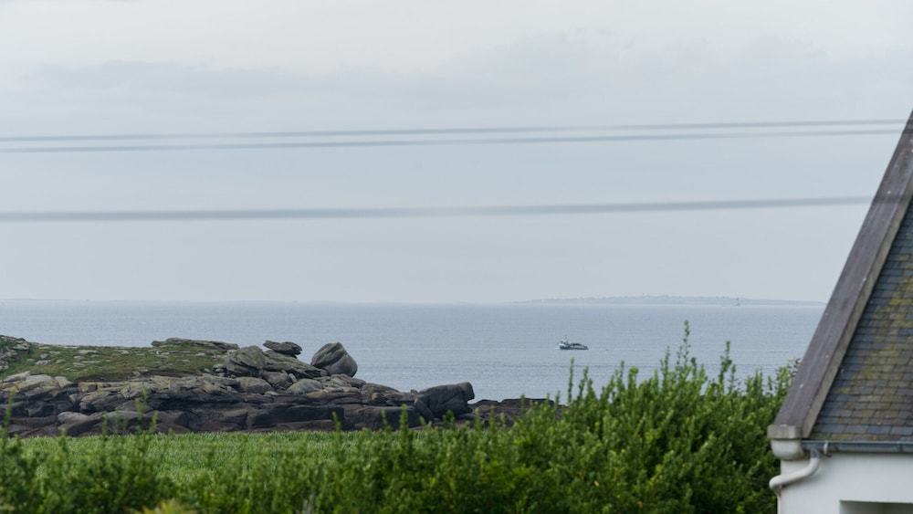 Pretty House on the Edge of the Gr34 Near the sea