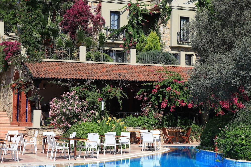 Zeytinada Otel - Image 13