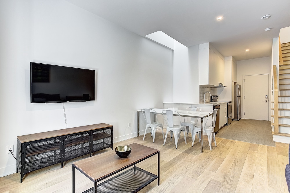 Destination Stays Little Burgundy DT MTL