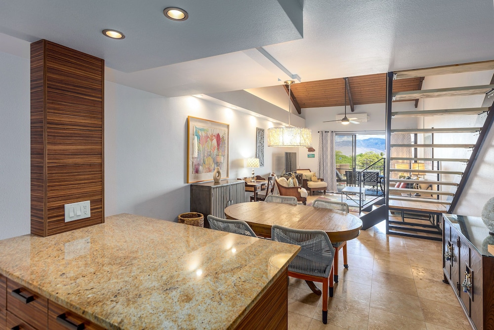 Kamaole Sands 10-403 - Stunning Renovation - Penthouse Level - Split AC - Look!