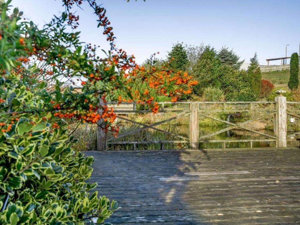 Sleeps 10 - Hot tub - Pool Table - Play Park