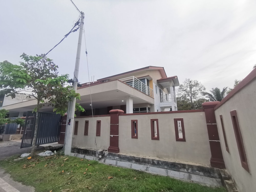 OYO Homes 90524 Dj Pegaso Serom Homestay photo 1