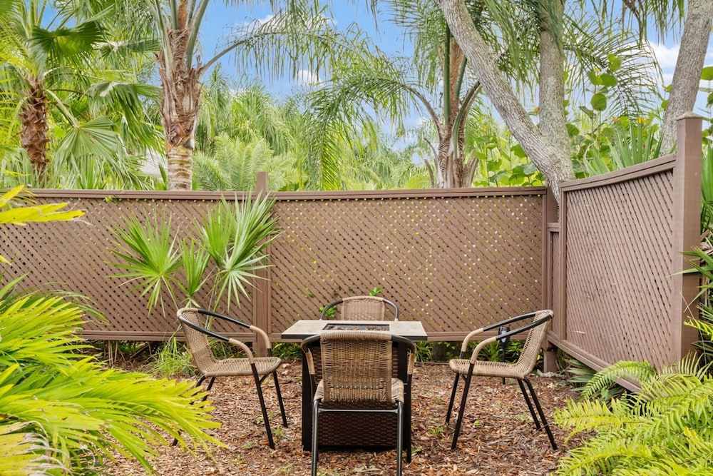 Beach Cottage 3 Bed 2 Bath Heated Pool Free Golf Cart Bring Your Boat RV Private 1AC lot