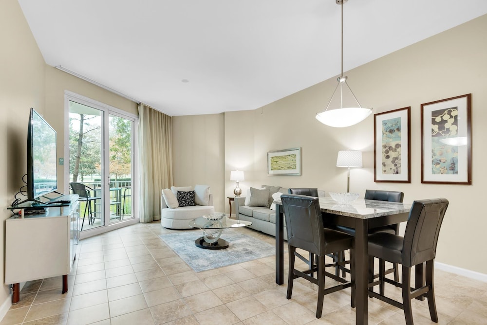 Palms Resort #2106 Jr. 2BR