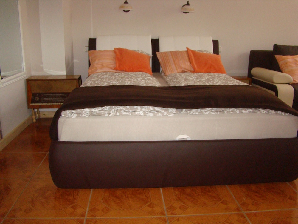 F 57 panzió view 2