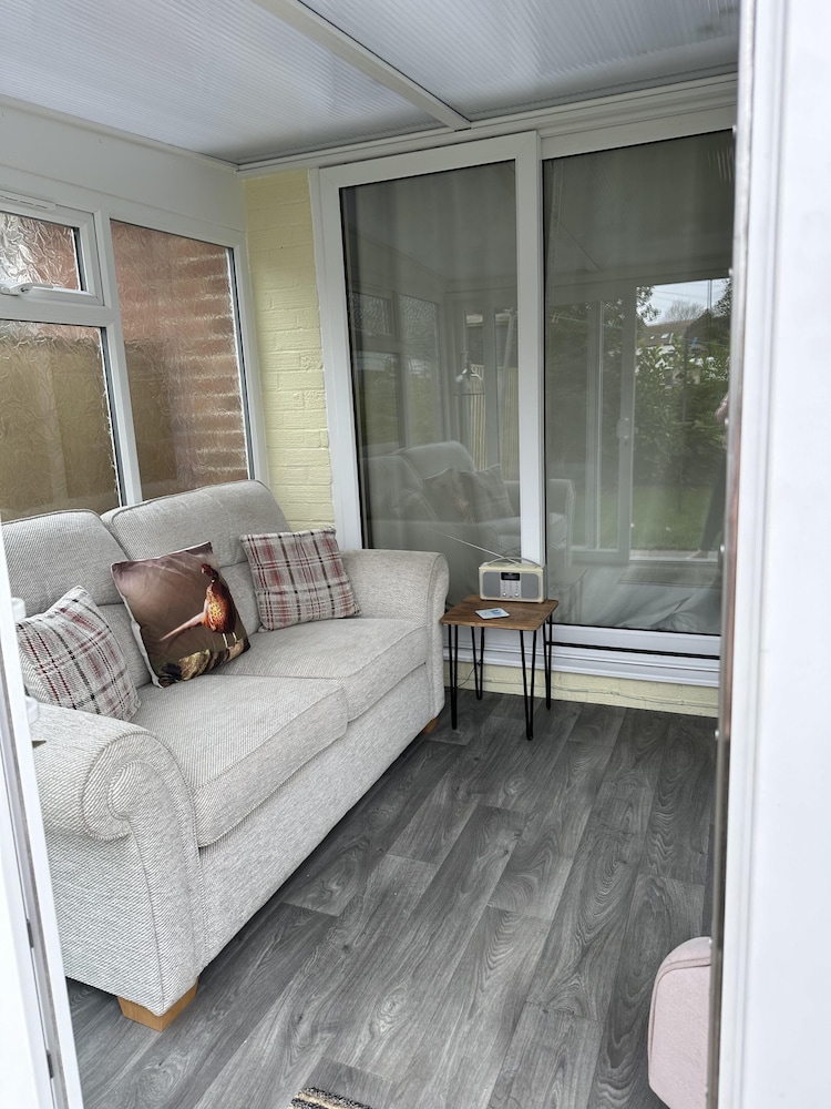 Immaculate 4-bed Cottage in Knaresborough view 5