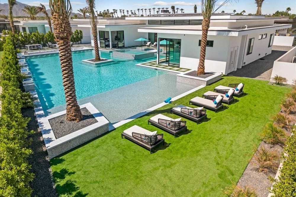 Sleeps 28 2 Luxe Villas w/ Pickleball Court Bravo Villas Dorada by Avantstay
