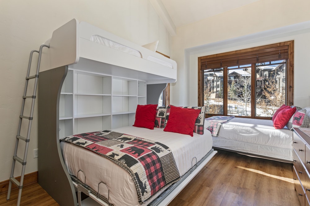 302 - Three Bedroom Shooting Star 3 Condo