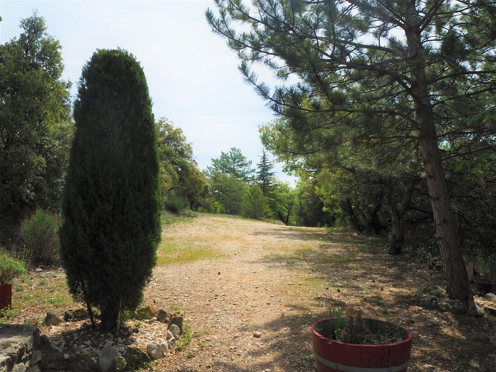 Chalet by Mont Ventoux With Stunning Views