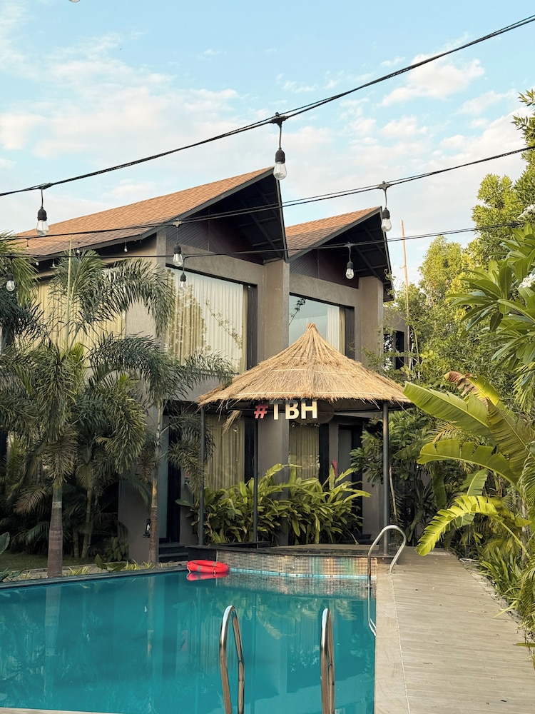 THE BALI HOUSE