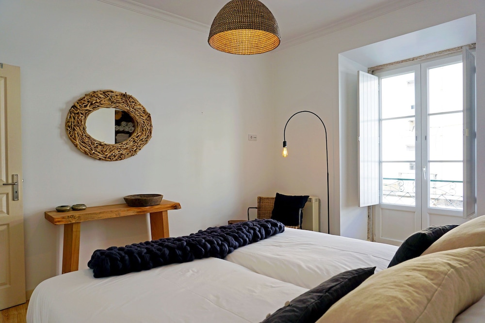 Sonel Investe Anjos Boutique Apartments