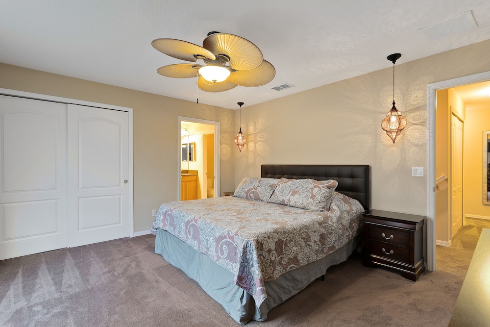 7BR Pool Home Emerald Island by SHV-8409