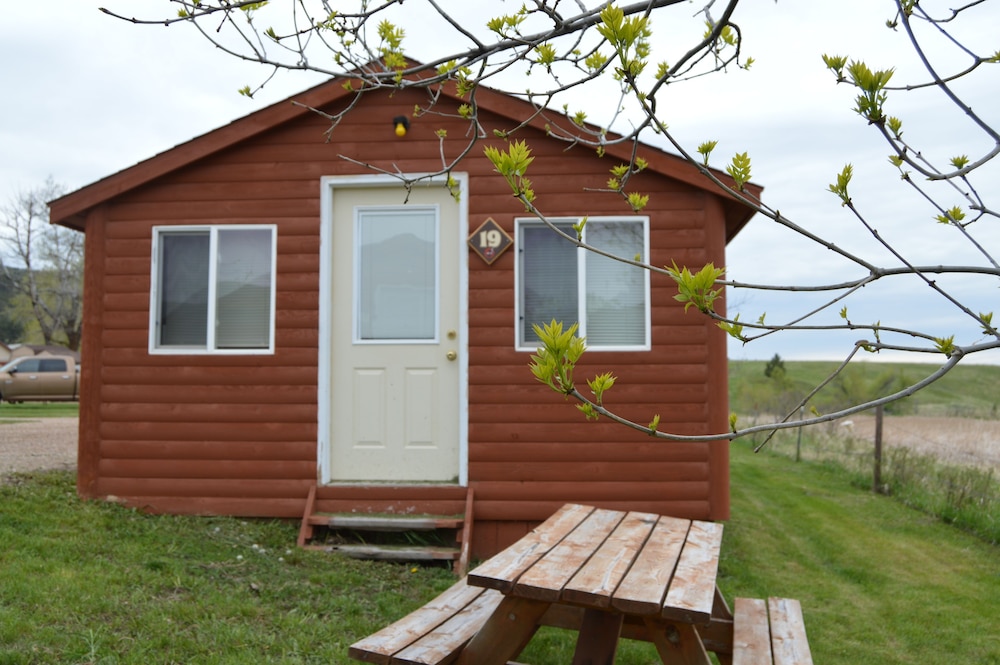 No Name City Luxury Cabins & RV